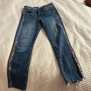 Paige hoxton crop jeans with leapord detail. 
Size 24